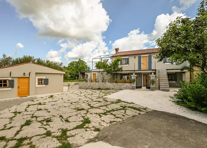 Medanni - Boutique House In Nature With Pool
