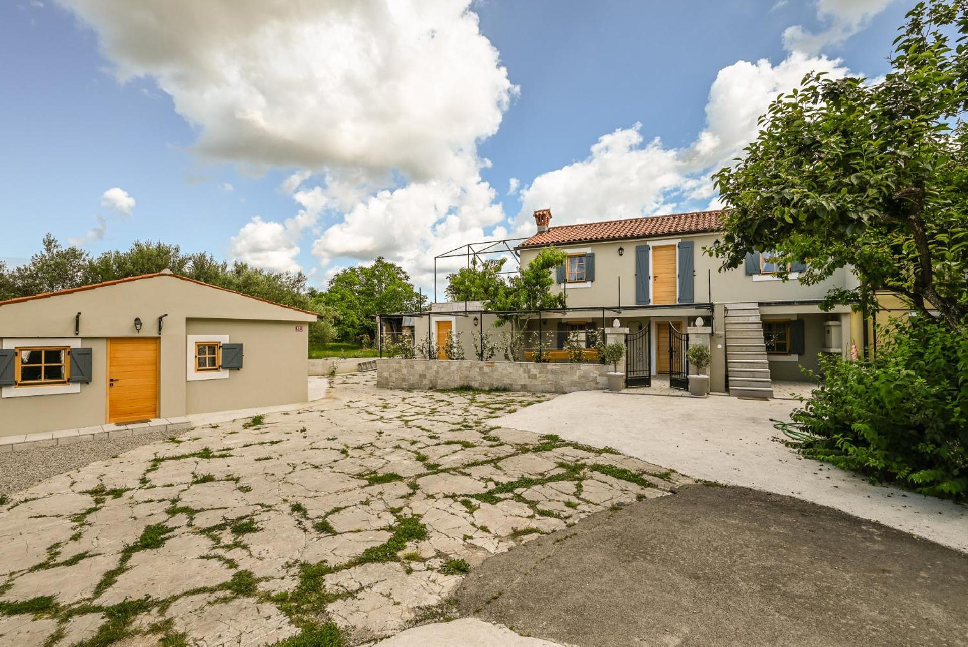 Apartment Medanni - Boutique House In Nature With Pool *